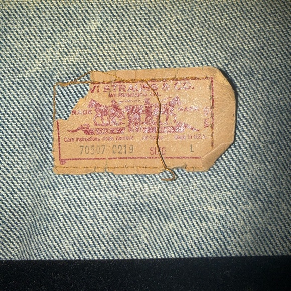 Vintage 1980s acid wash Levi’s Jean jacket. - Picture 3 of 5